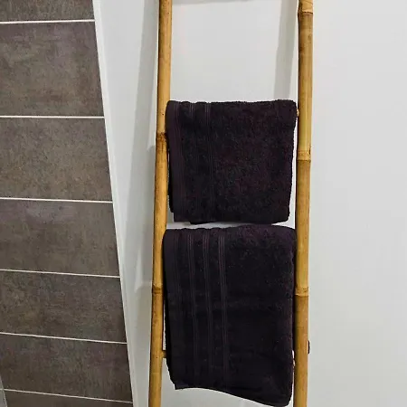 Cosy Dans Un Ecrin De Verdure -nice Νίκαια