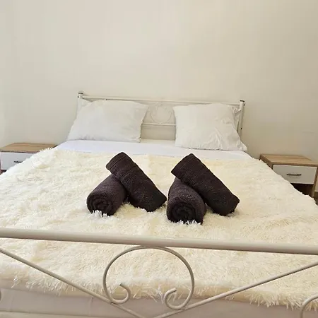 Cosy Dans Un Ecrin De Verdure -nice * Nice